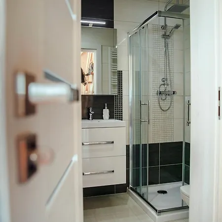 Sloneczna Przystan Apartment *